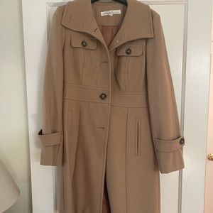 Beautiful Kenneth Cole Wool Tan Coat. Size 6.